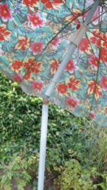 Parasol met knik vol bloemen