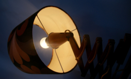 Schaarlamp met retro kap