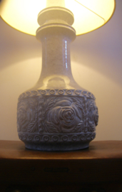 Keramische lamp met bloemenkap
