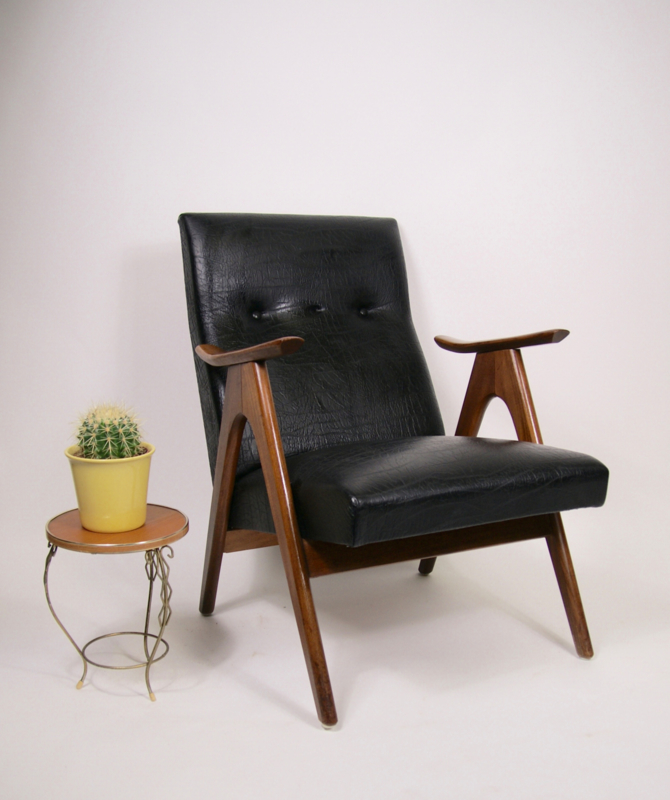 Vintage WeBe fauteuil van Louis van damesmodel | Verkocht | RetroLoes