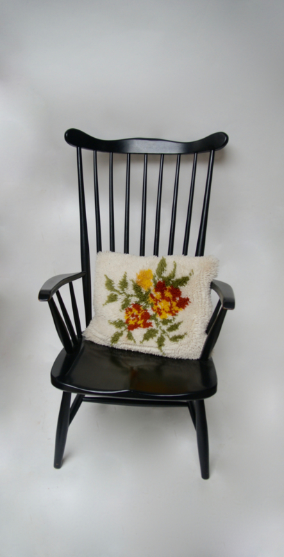 Ziekte Ondraaglijk Vaderlijk Vintage houten fauteuil met spijlen | Verkocht | RetroLoes