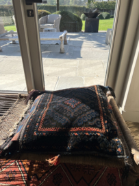 W15 -Vintage Antiek Perzisch Kussen – Handgemaakt uit Kamelenzak