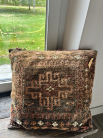 W5-Vintage Antiek Perzisch Kussen – Handgemaakt uit Kamelenzak