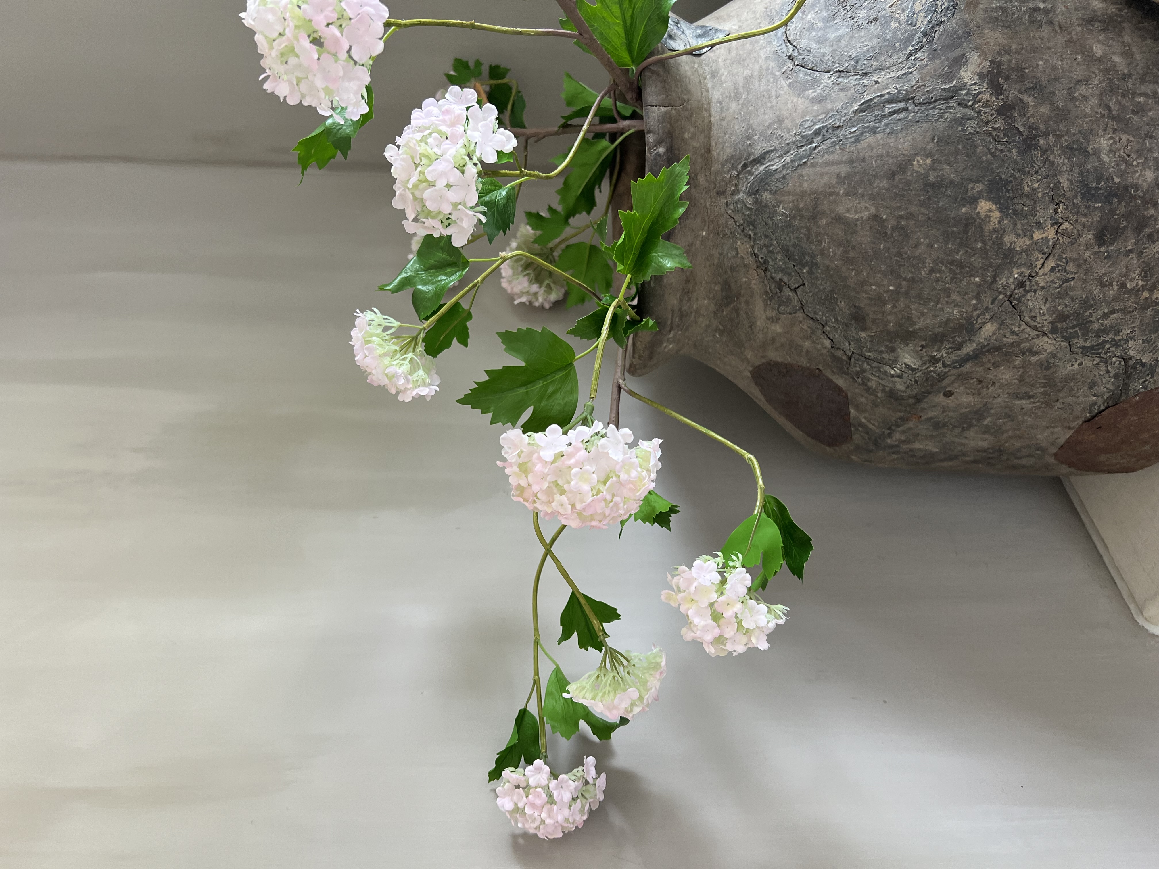 Sneeuwbal lichtroze  89 cm