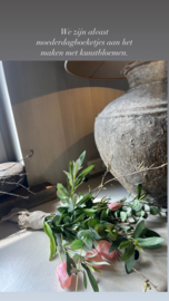 Groen boeket met tulpen