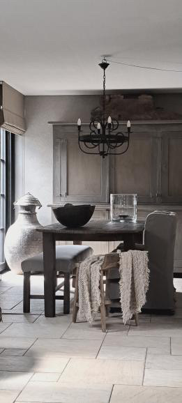 Tafelloper RUW -'Only for linen lovers' By Puur Wonen