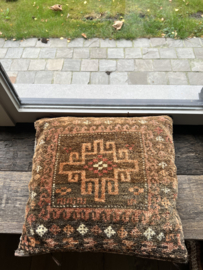 W5-Vintage Antiek Perzisch Kussen – Handgemaakt uit Kamelenzak