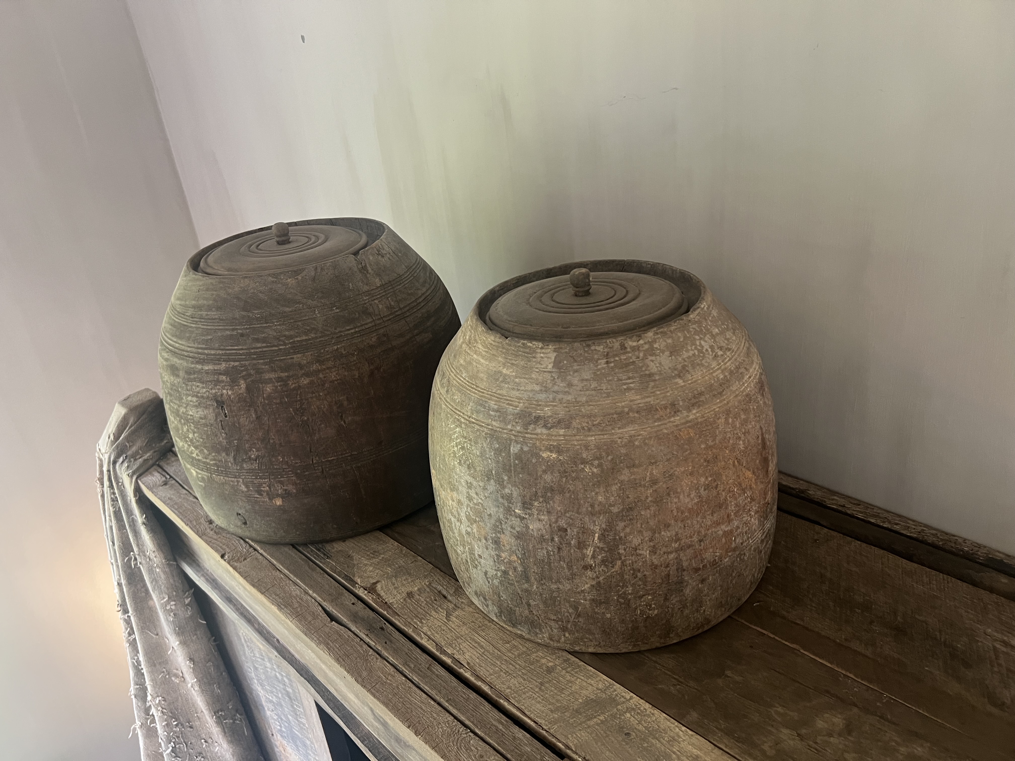 Grote houten pot met deksel
