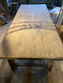 Unieke, eenmalige tafel oud hout met A- poot- 240 cm op 1m