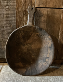 Houten oude schaal met handvat 11