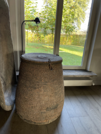 Oude dessert mand - rieten  mand