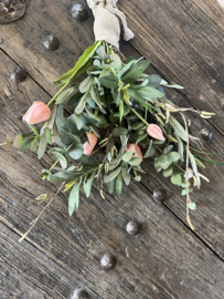Groen boeket met tulpen