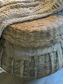 Gigantische unieke  mand met deksel