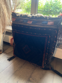 W15 -Vintage Antiek Perzisch Kussen – Handgemaakt uit Kamelenzak