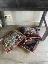 W2-  Vintage Antiek Perzisch Kussen – Handgemaakt uit Kamelenzak