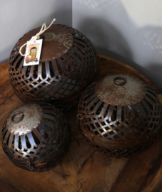 Set roestballen van 3