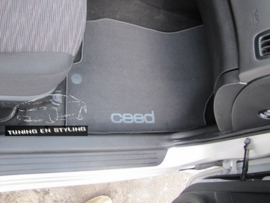 Kia Ceed I 2006-2012 - CLASSIC Velours automatten met logo