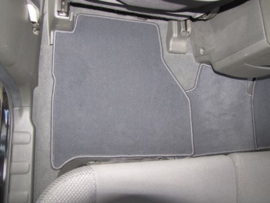 Nissan Navara LE 2007-2010- Bijpassende set CLASSIC Velours automatten