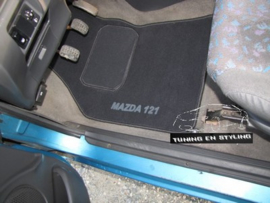 CLASSIC Velours automatten met logo Mazda 2 I 2002-2007