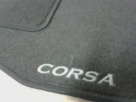 Classic Weluur Automatten Set – Opel Corsa B (1993-2000) met Borduursel Logo