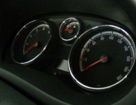Opel Corsa D  - verchroomde  aluminium tellerringen