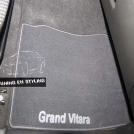 CLASSIC Velours automatten met logo Suzuki Grand Vitara II 3-deuren  2005-2014