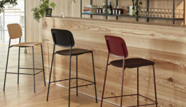 Soft Edge 90 Barkruk met rugleuning gestoffeerd - HAY