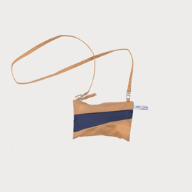 The New Pouch S 'camel & navy' - Susan Bijl