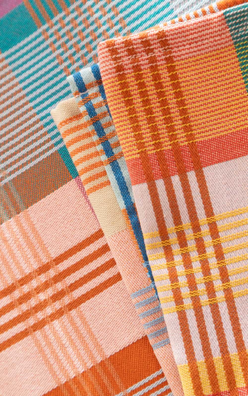 odds & ends tafelkleed #50B (160 x 200) wild weave - Foekje Fleur