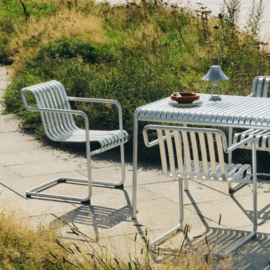 Palissade Cantilever Eettafel tuinstoel met armleuning - HAY