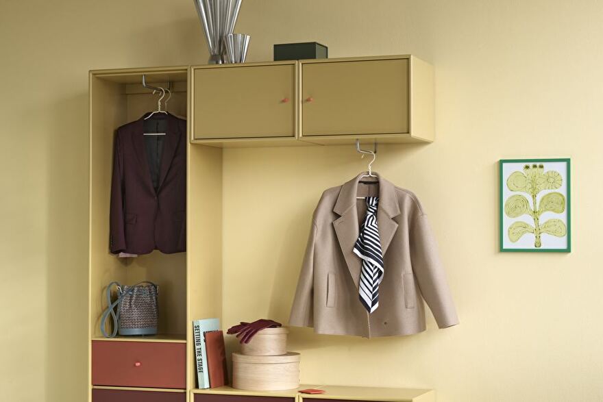 Montana Wardrobe van 38,8 cm diep in Cumin, Masala, Hazelnut en Rhubarb