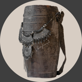 NEPALESE VAAS met woonketting