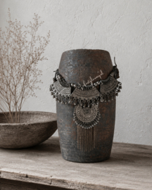NEPALESE VAAS met woonketting