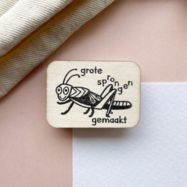 Stempel sprinkhaan - grote sprongen gemaakt