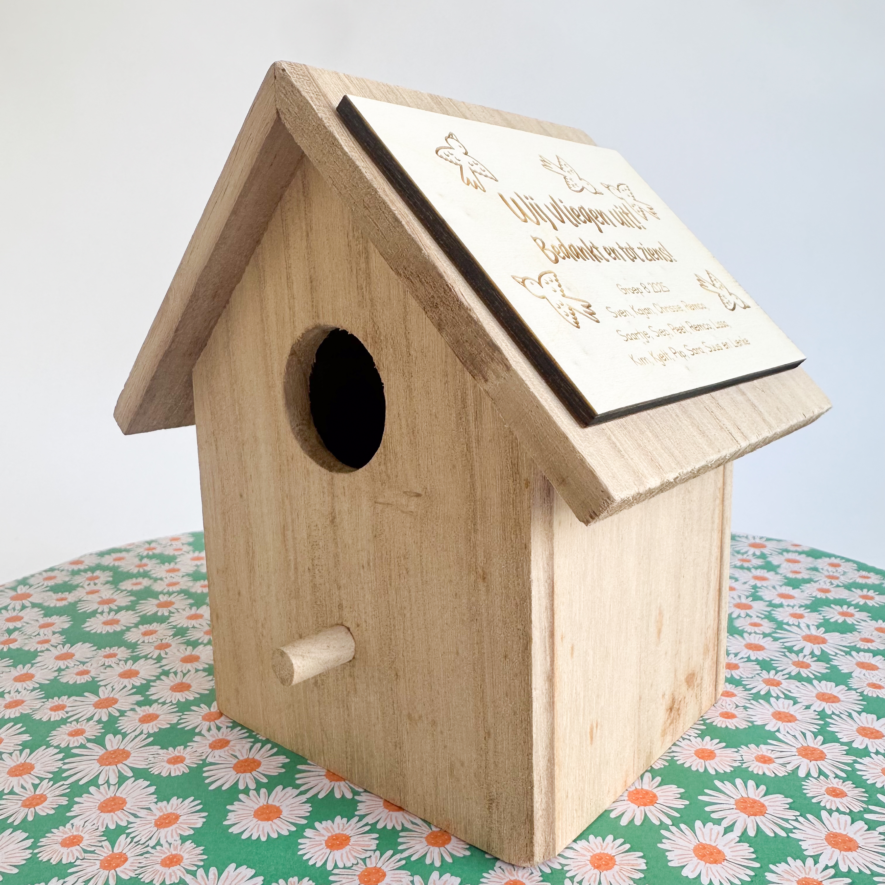 Vogelhuisje 'wij vliegen uit'