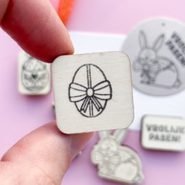 Stempel - paasei met strik