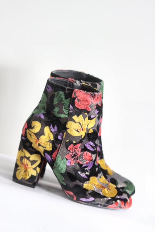 Lucky Kabelbaan Wiegen Sacha - Zwart velours enkellaarsjes met bloemen - Mt 41 | NEW IN | Galamini  Store
