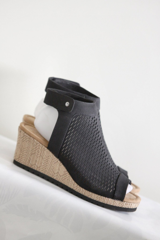 bedrijf Fjord Zee Skechers - Zwarte sleehak sandalen - Mt 39 | NEW IN | Galamini Store