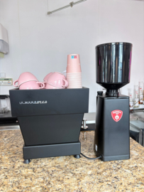 WEER LEVERBAAR: Limited Edition Roze: Manuka Pink cappuccino kop 190 ml in overdoos 6 stuks