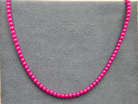 Robijn ketting bijgekleurd