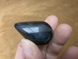 Zwarte agaat ei met geode