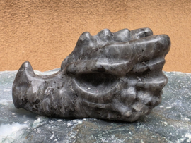 Larvikiet draak