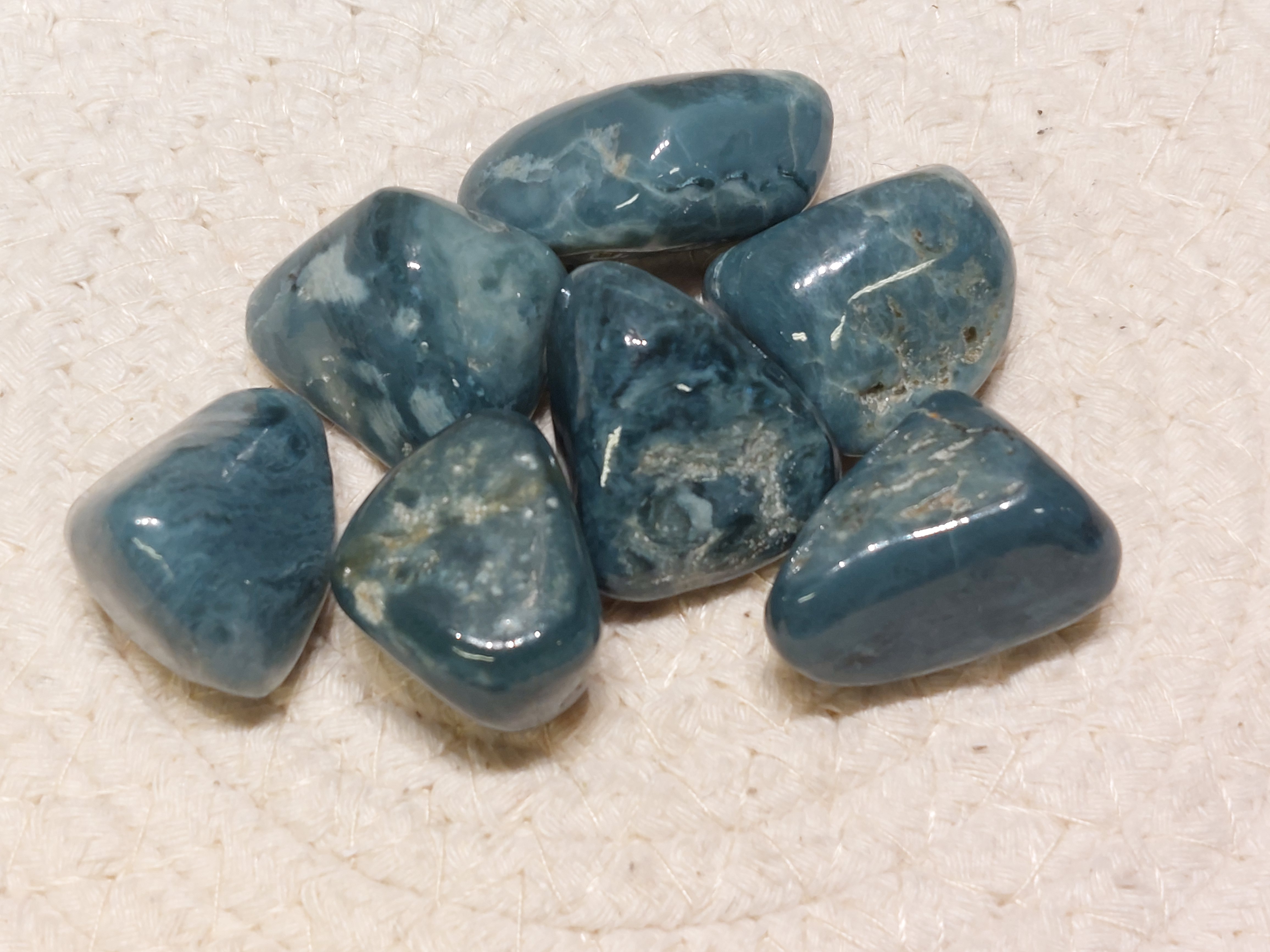 Blauwe jade knuffelsteen