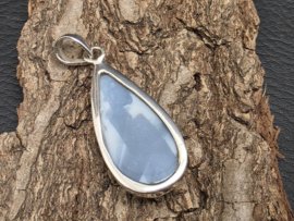 Blauwe owyhee opaal hanger in zilver