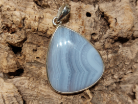 Blauwe chalcedoon/ blue lace agaat hanger in zilver