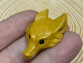 Gele jaspis wolf hanger doorboord