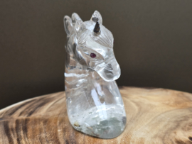 Bergkristal eenhoorn met insluitingen van Leandro De Souza