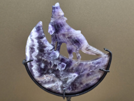 Amethist wolf op maan