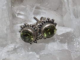 Peridoot oorbellen in zilver