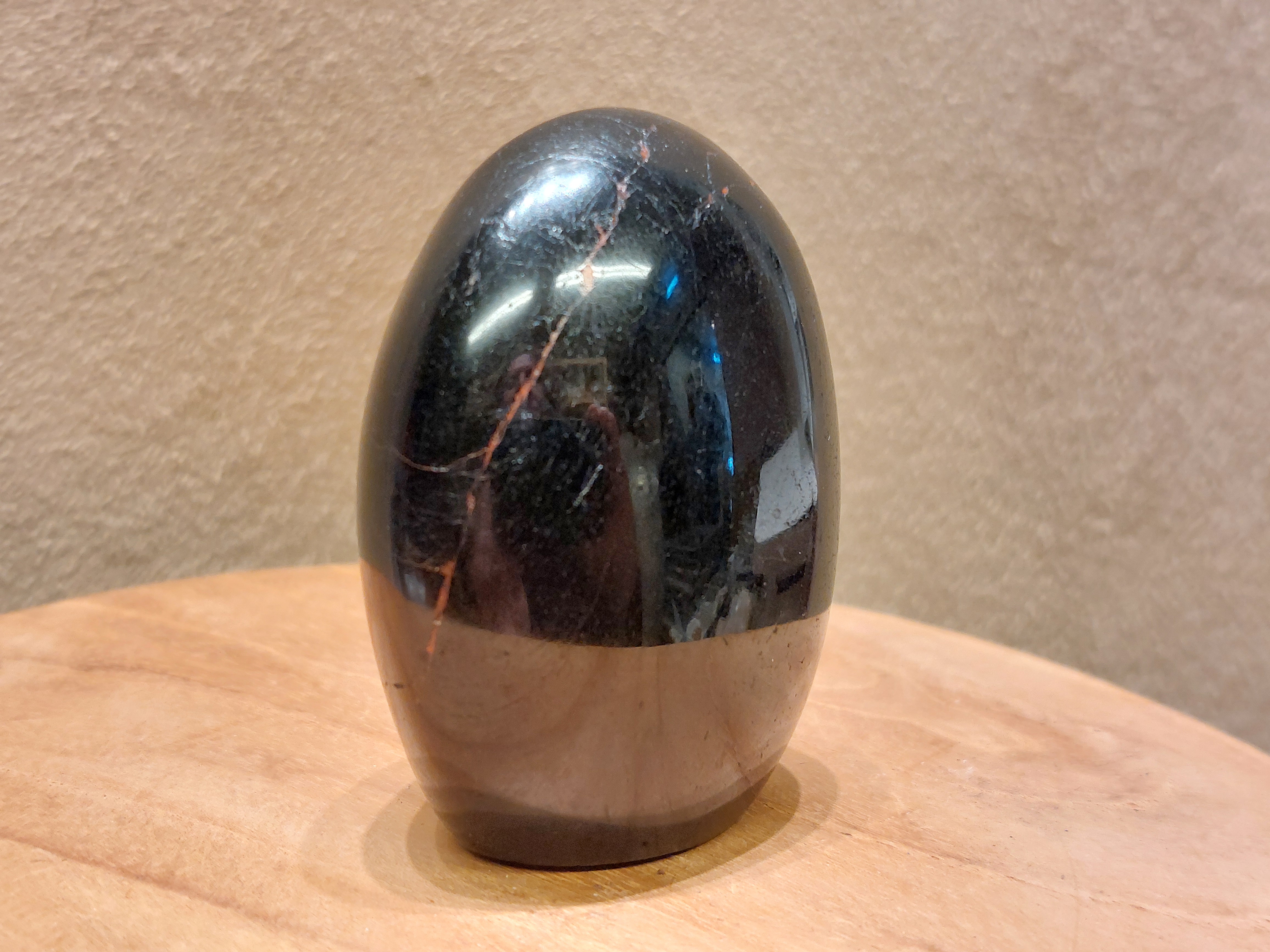 Zwarte toermalijn sculptuur
